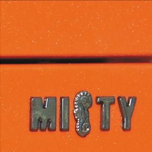 Мебель для ванной Misty Елена 70 оранжевая Мебель для ванной Misty Елена 70 оранжевая